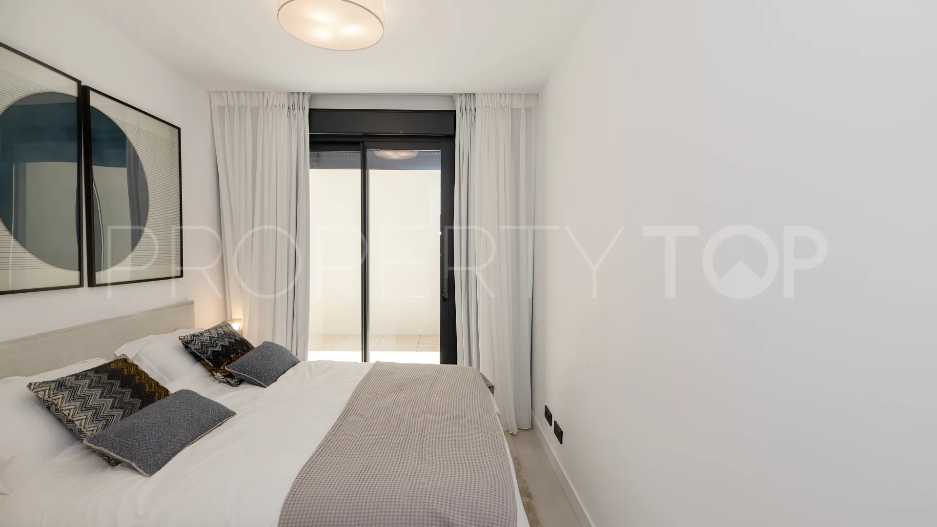 Apartamento de 3 dormitorios en venta en Los Altos de los Monteros