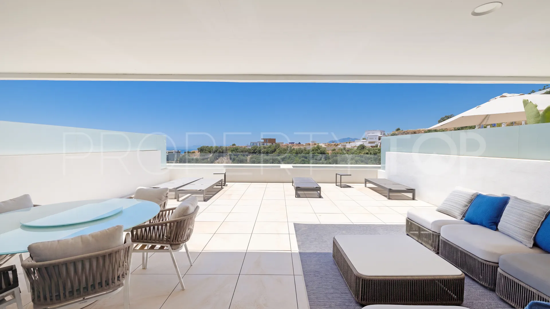 Apartamento de 3 dormitorios en venta en Los Altos de los Monteros