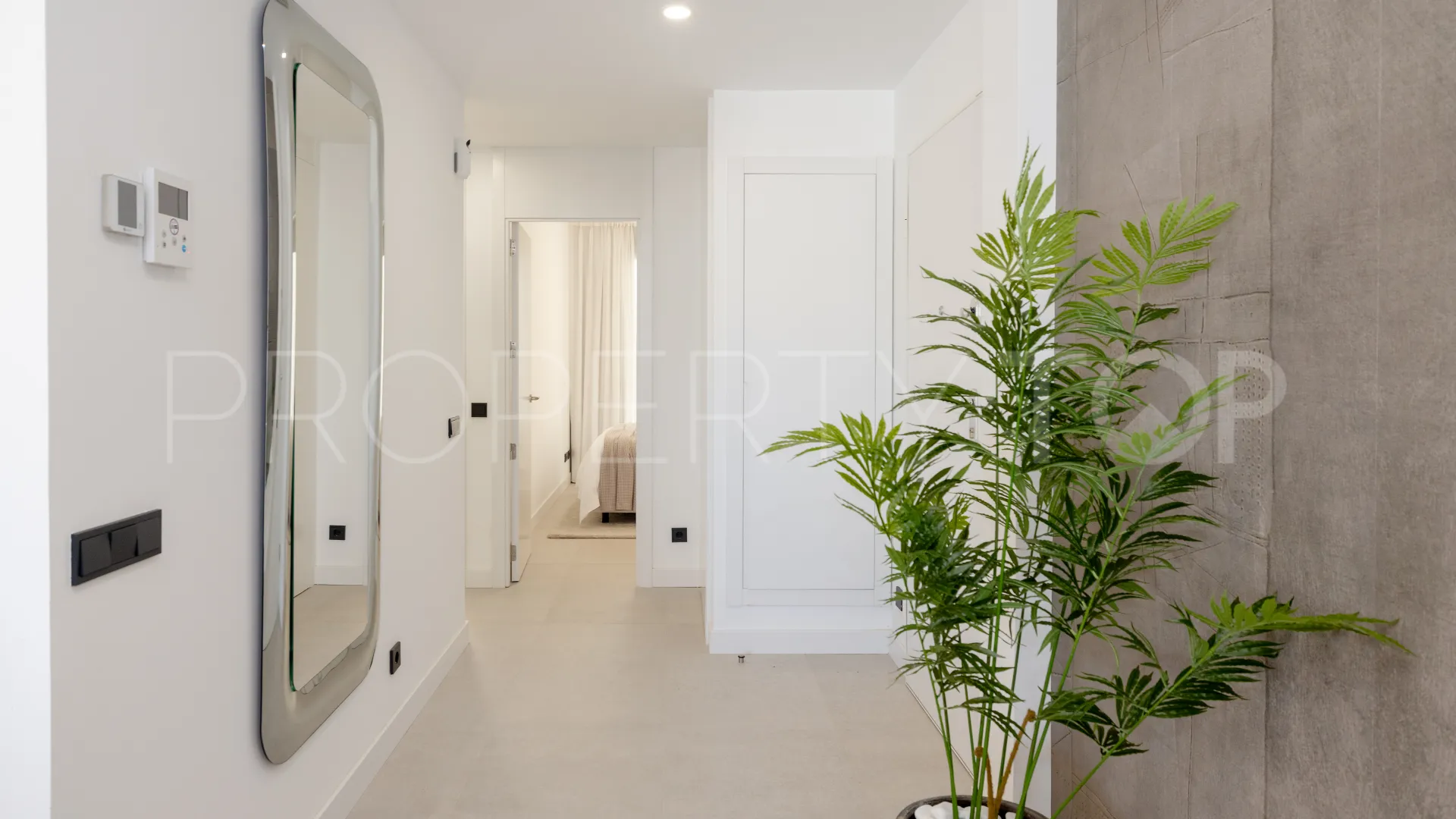 Apartamento de 3 dormitorios en venta en Los Altos de los Monteros