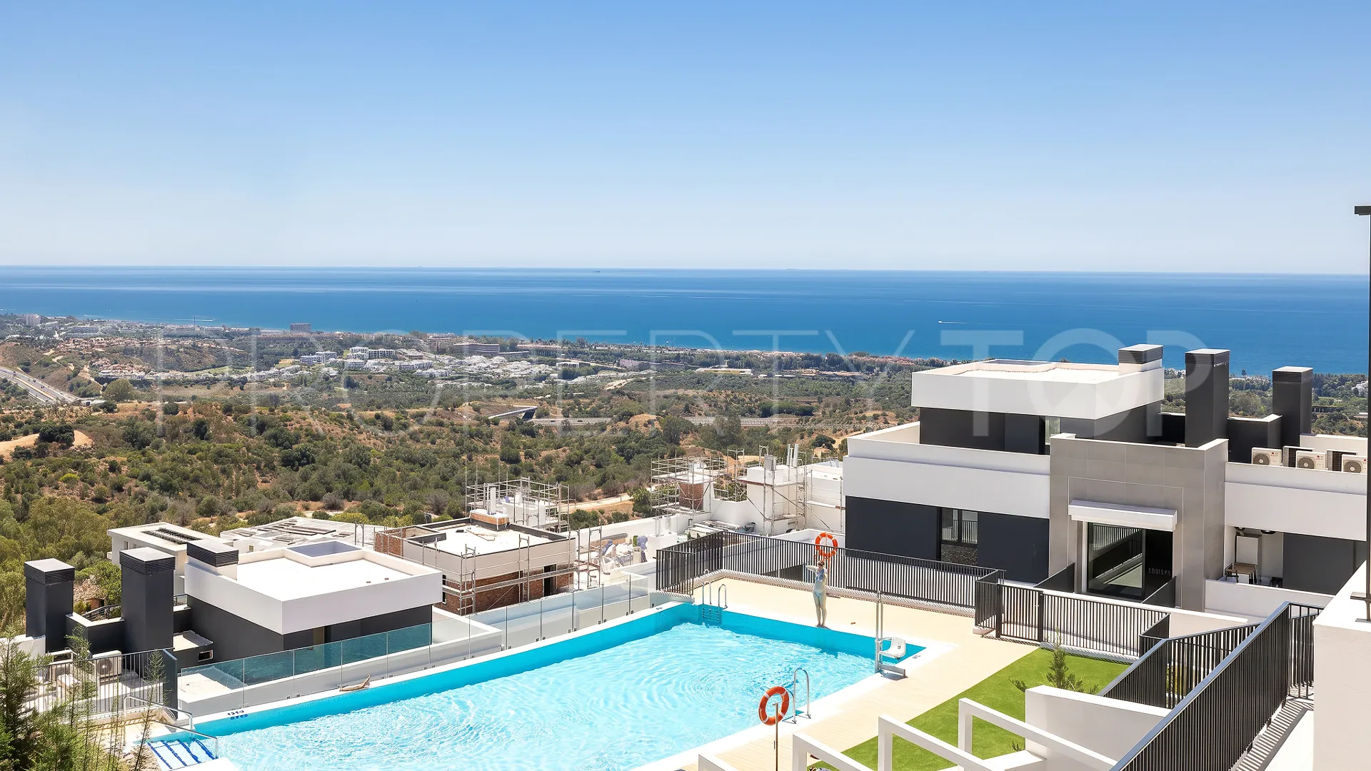 Apartamento de 3 dormitorios en venta en Los Altos de los Monteros
