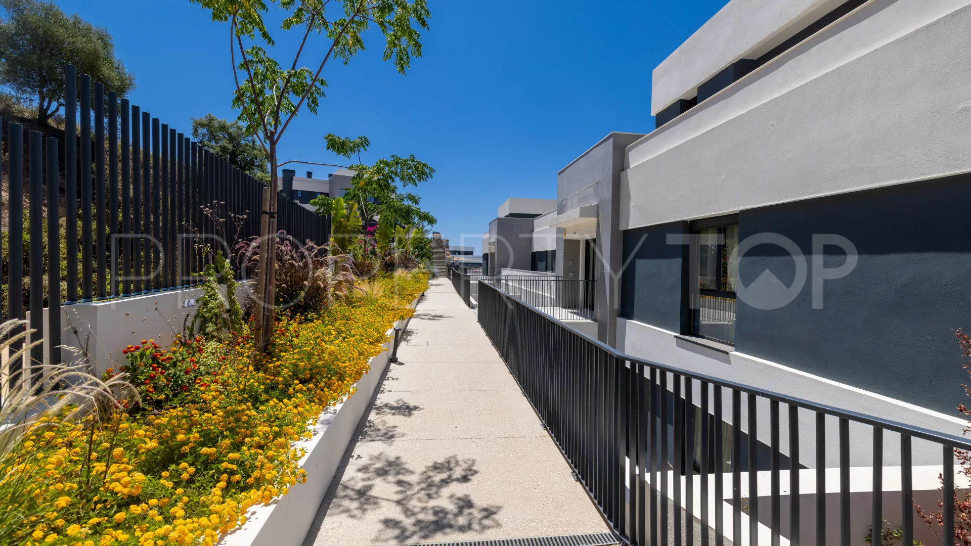 Apartamento de 3 dormitorios en venta en Los Altos de los Monteros