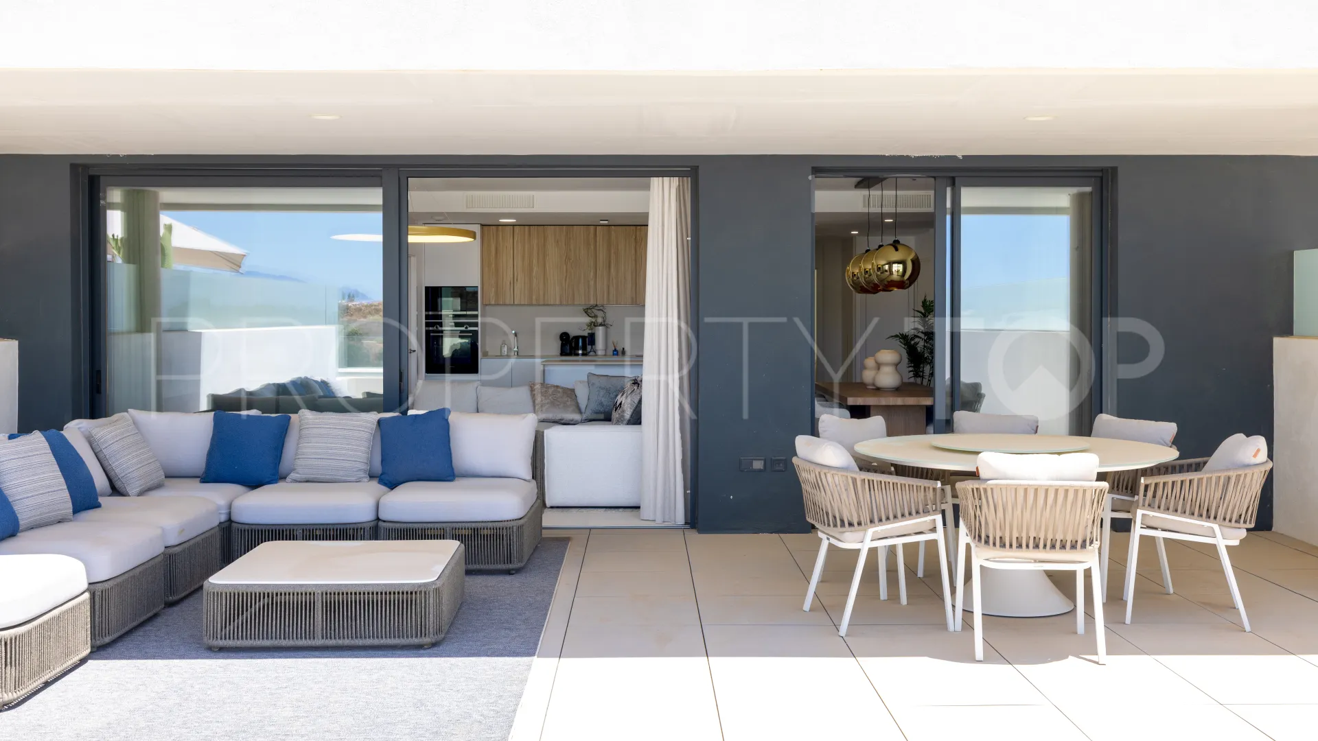 Apartamento de 3 dormitorios en venta en Los Altos de los Monteros