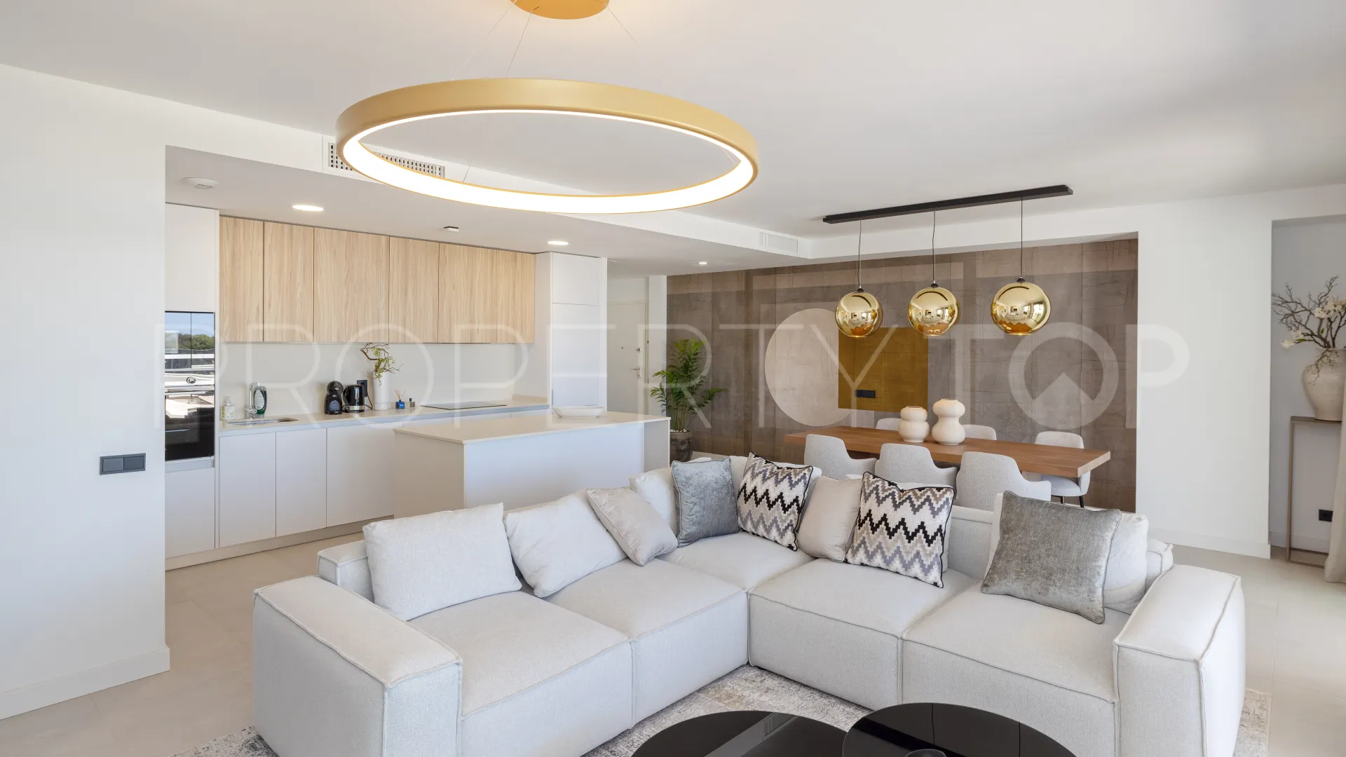 Apartamento de 3 dormitorios en venta en Los Altos de los Monteros
