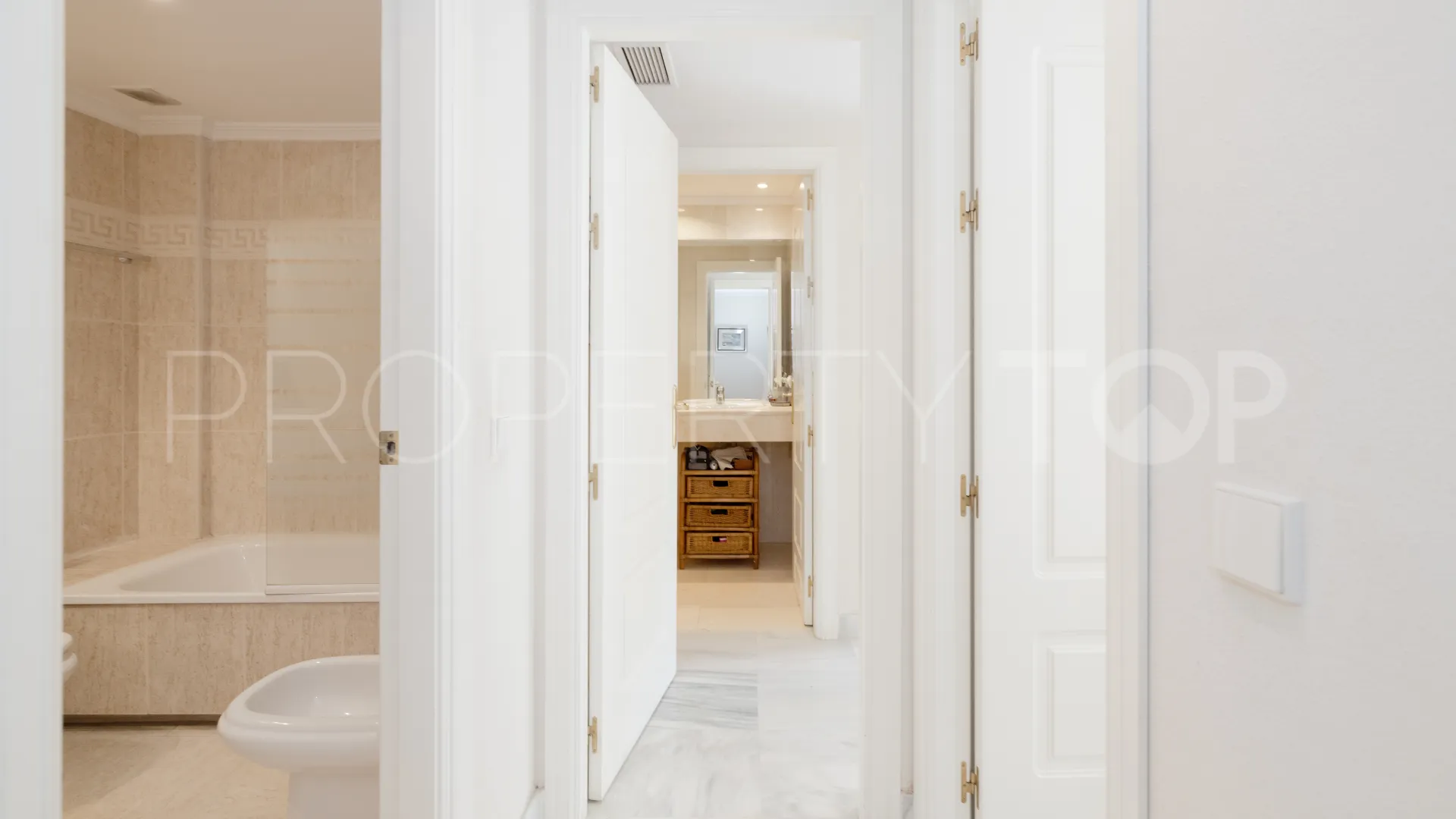 Apartment for sale in Nagüeles