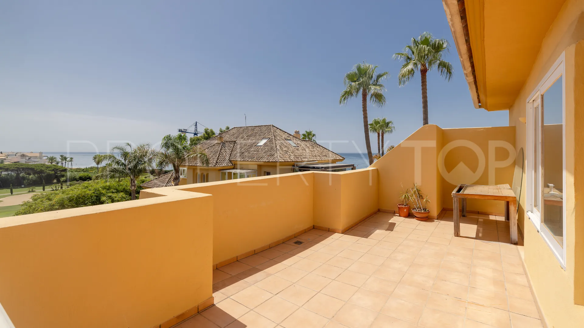 Comprar atico duplex de 4 dormitorios en Rio Real