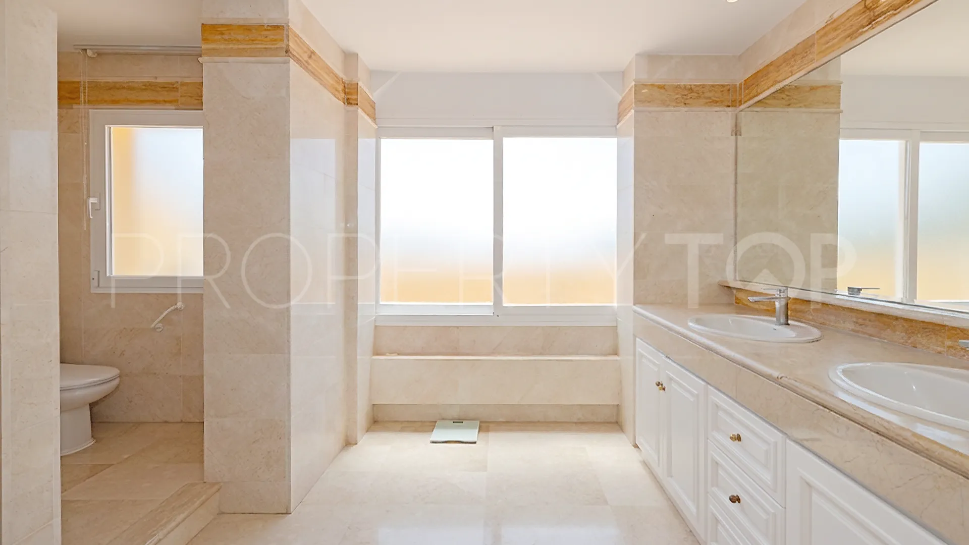 Comprar atico duplex de 4 dormitorios en Rio Real