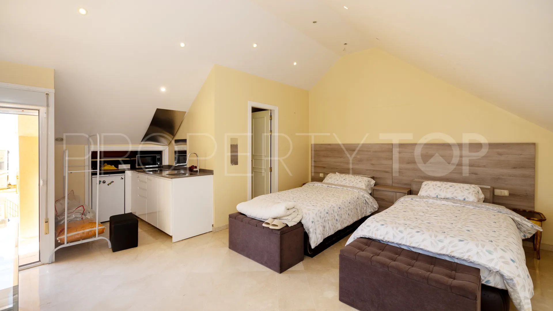 Comprar atico duplex de 4 dormitorios en Rio Real