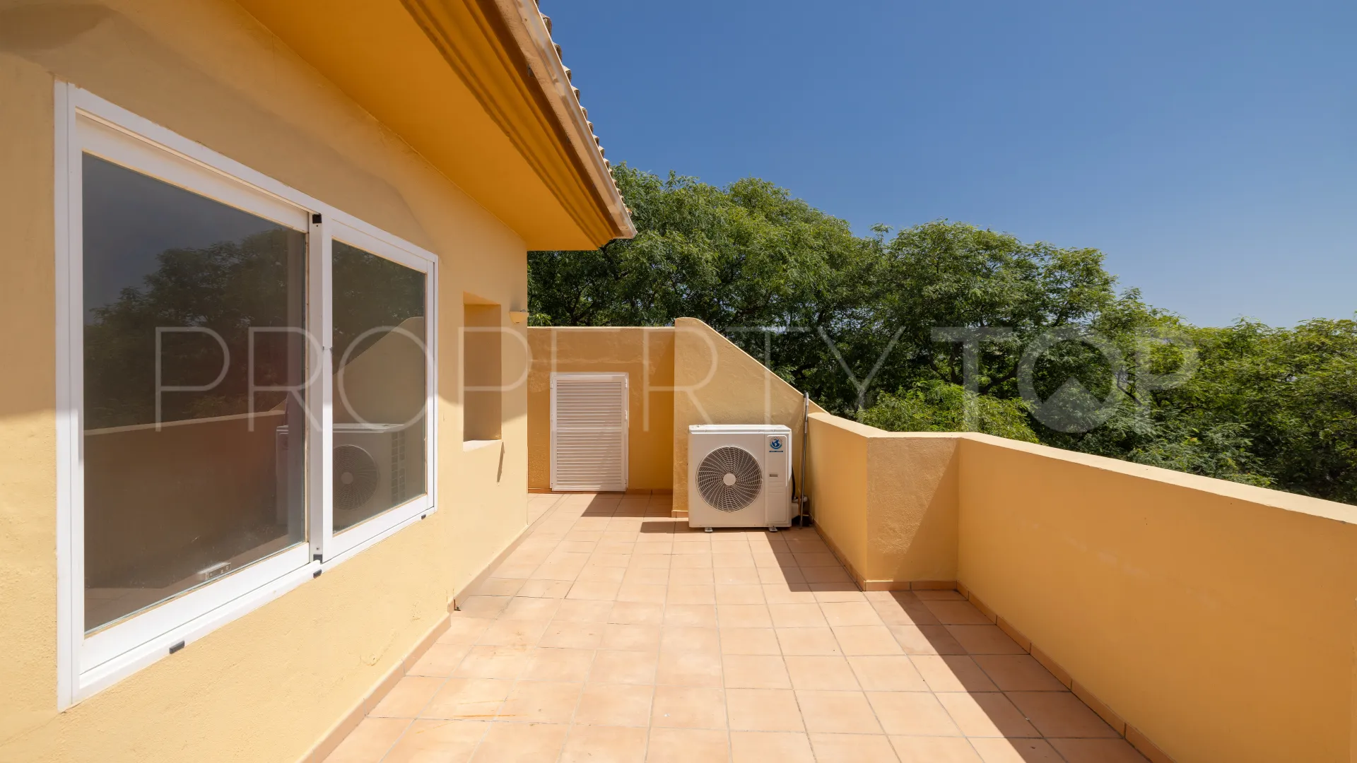 Comprar atico duplex de 4 dormitorios en Rio Real