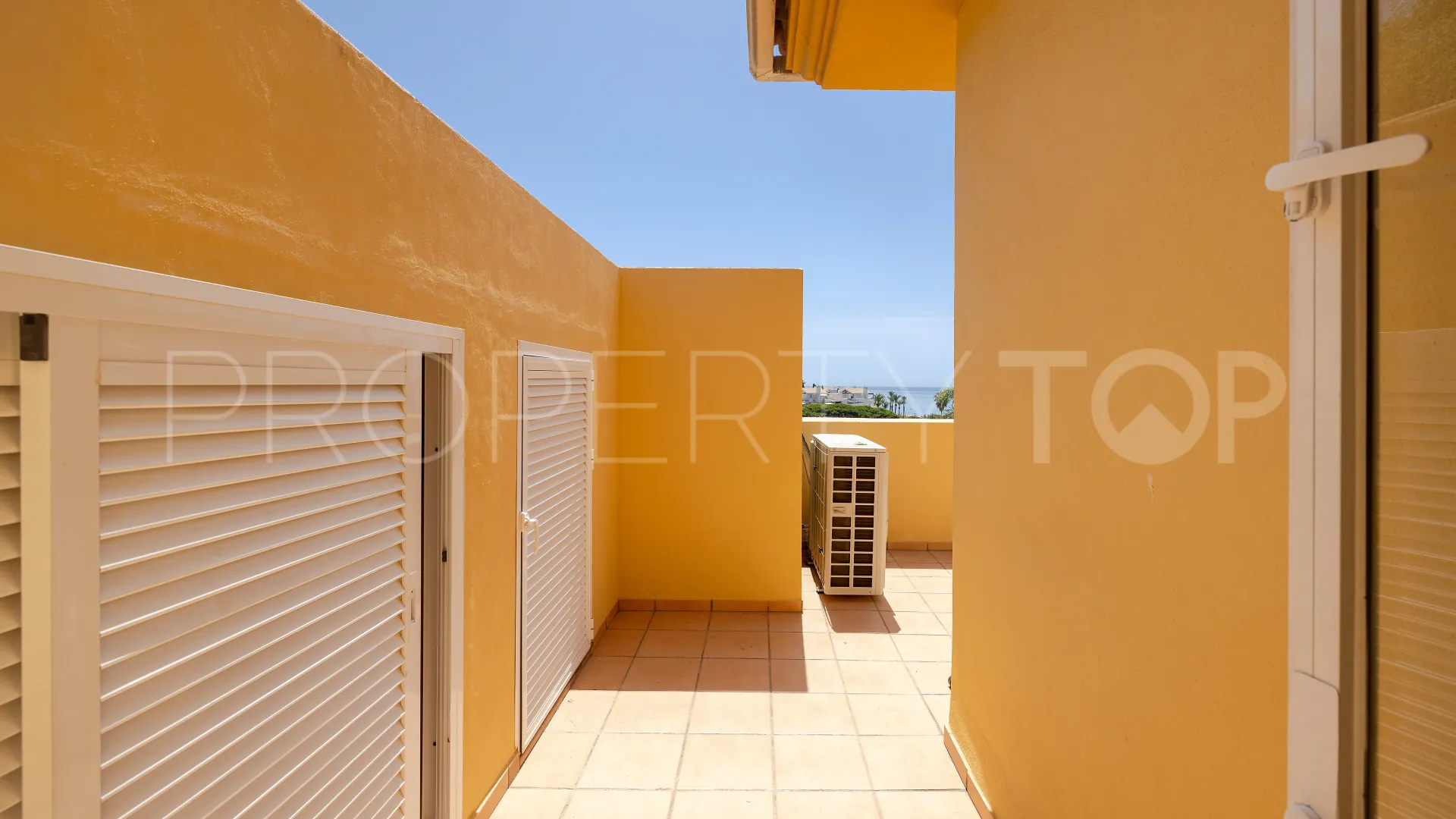 Comprar atico duplex de 4 dormitorios en Rio Real