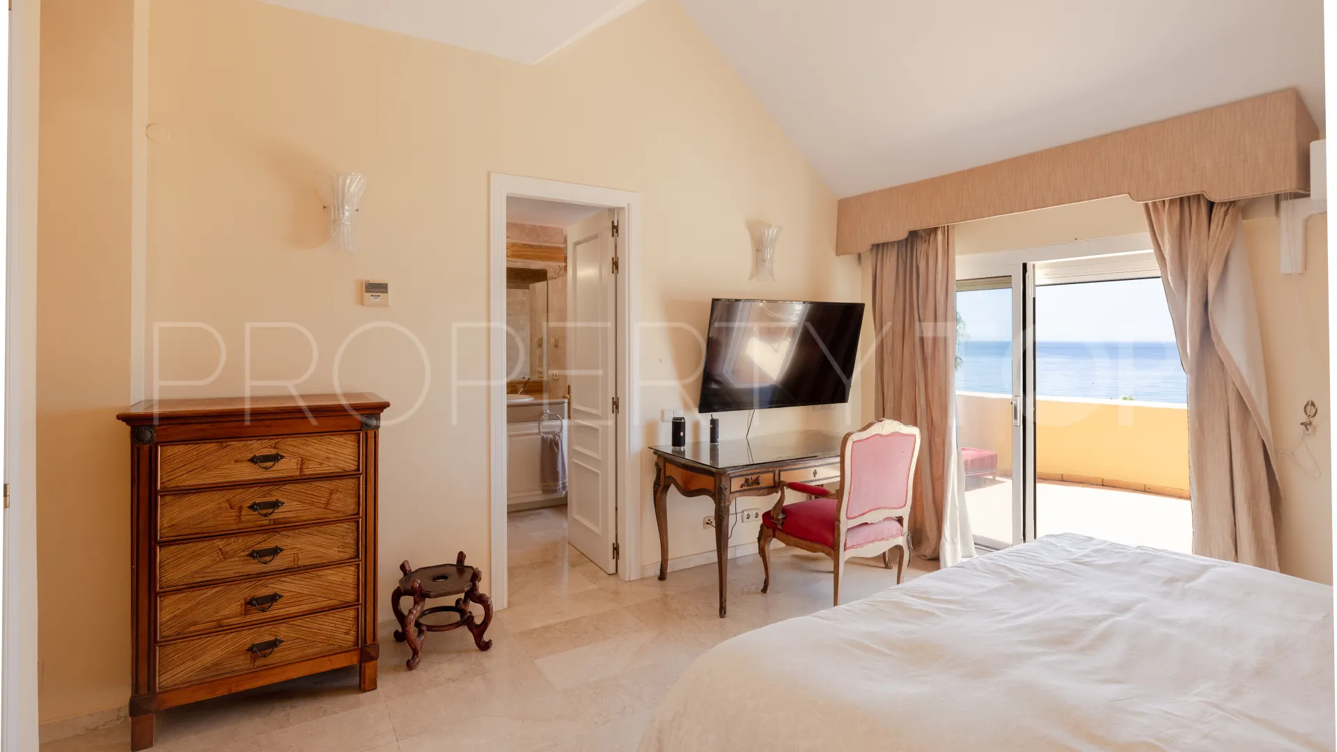 Comprar atico duplex de 4 dormitorios en Rio Real