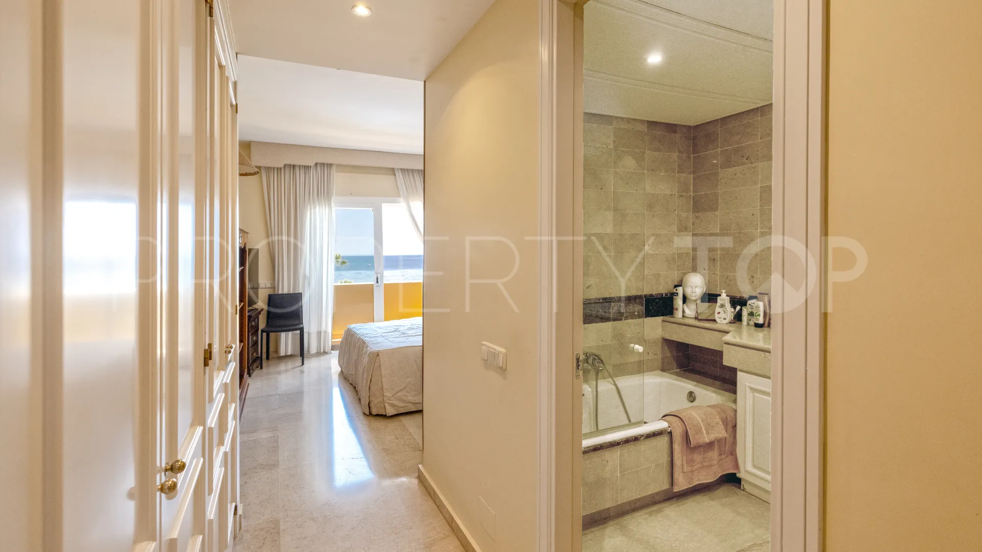 Comprar atico duplex de 4 dormitorios en Rio Real