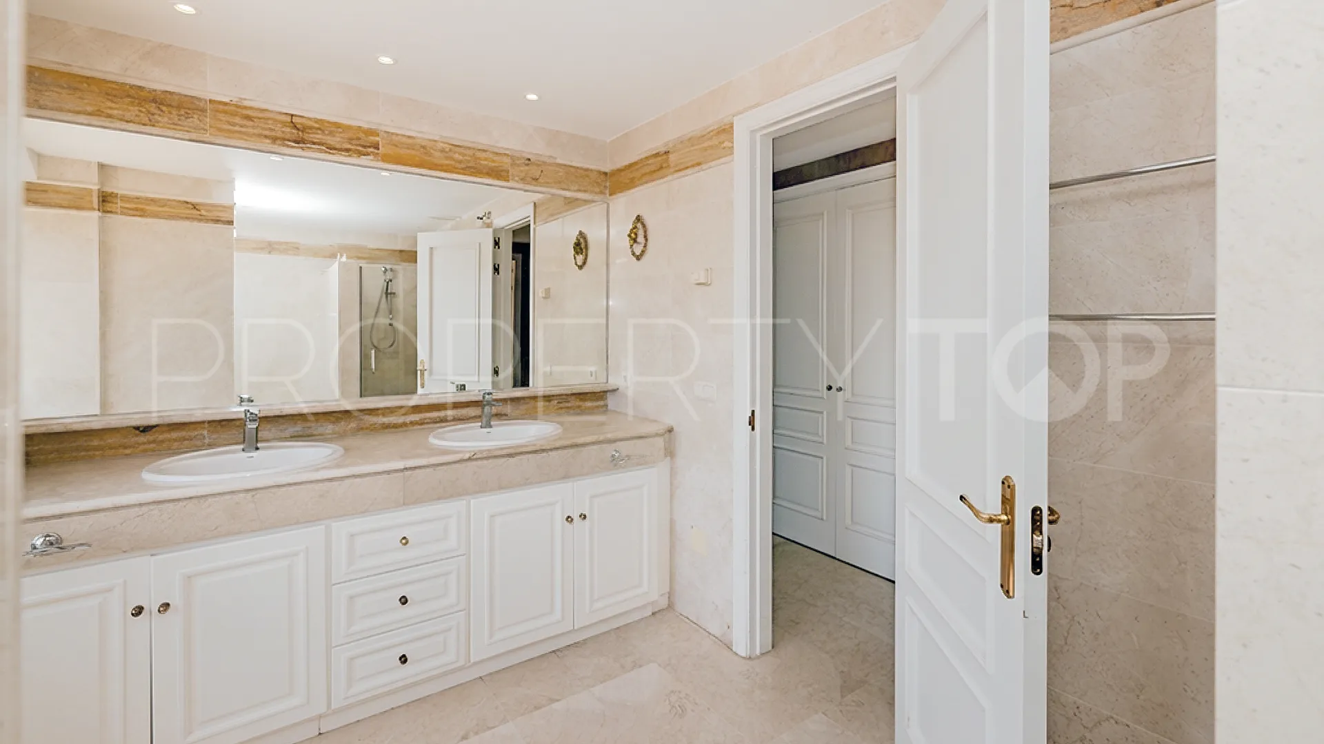 Comprar atico duplex de 4 dormitorios en Rio Real