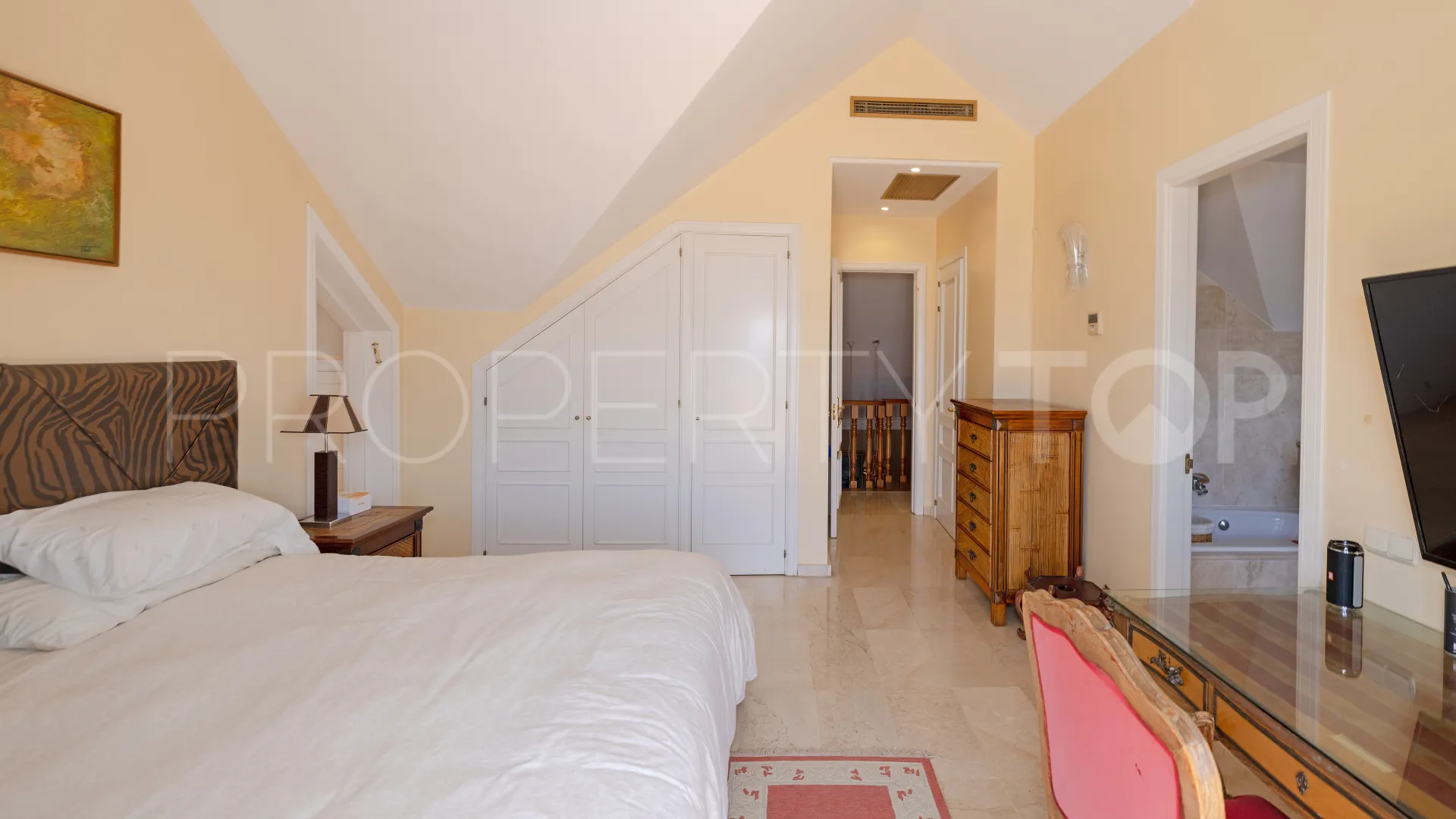 Comprar atico duplex de 4 dormitorios en Rio Real
