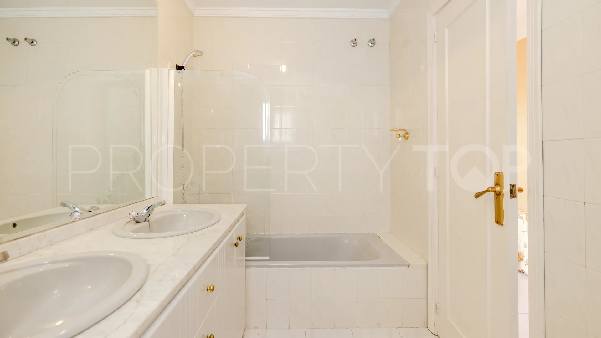 For sale town house with 3 bedrooms in Torrecilla-La Cañada