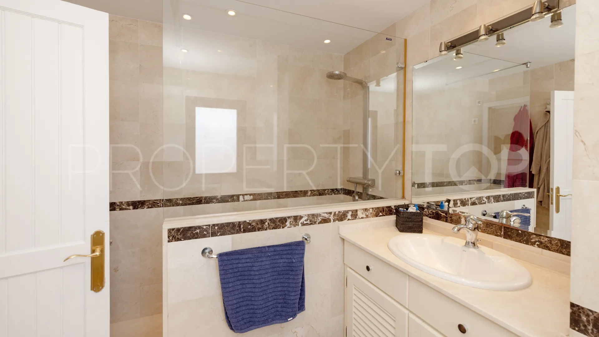 Apartamento en venta en Puerto de Cabopino de 4 dormitorios