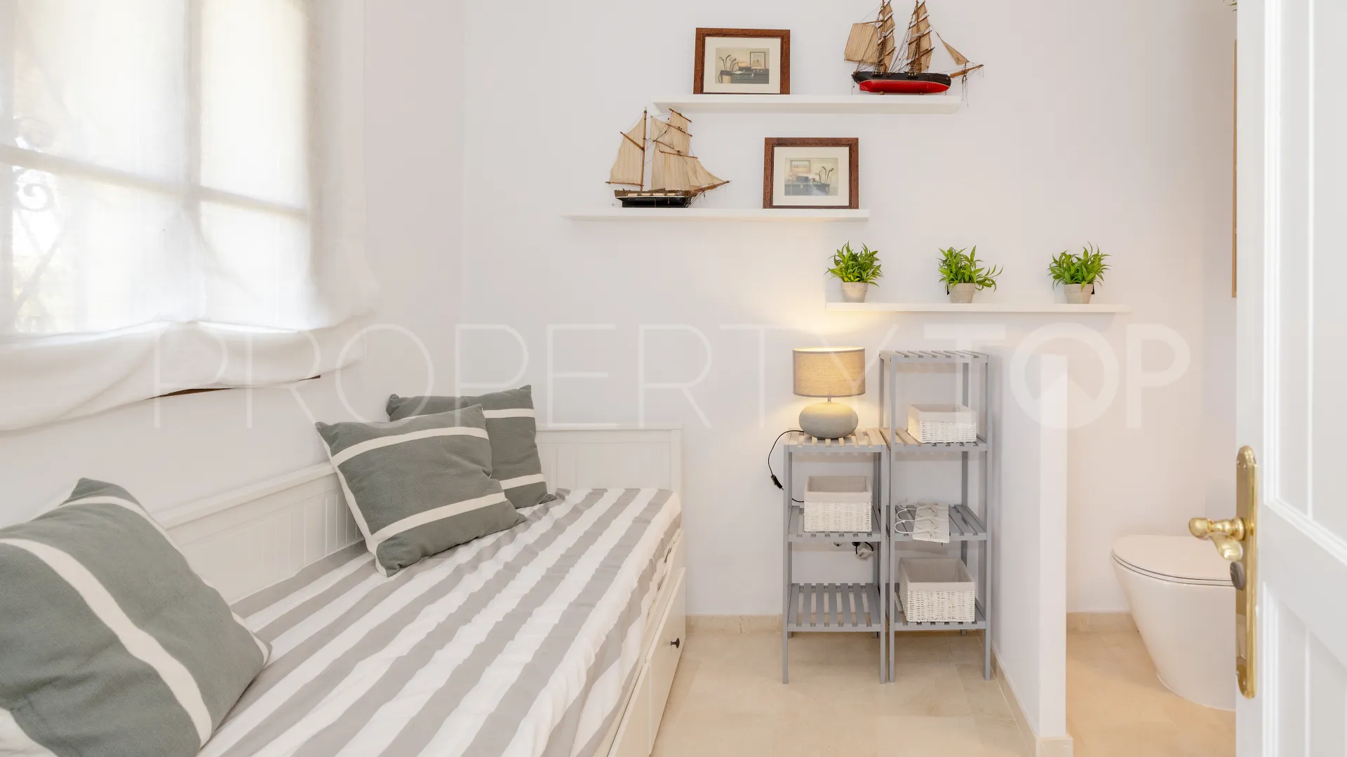 Apartamento en venta en Puerto de Cabopino de 4 dormitorios