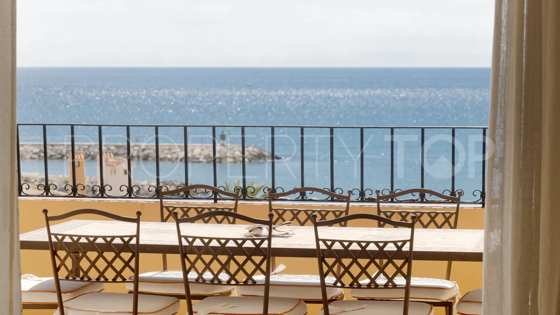Apartamento en venta en Puerto de Cabopino de 4 dormitorios
