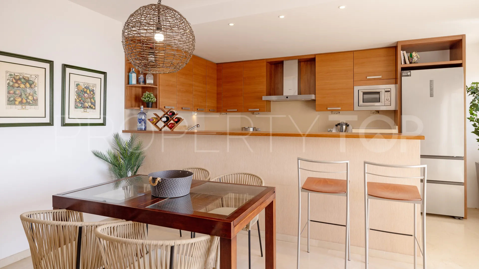 Apartamento en venta en Puerto de Cabopino de 4 dormitorios