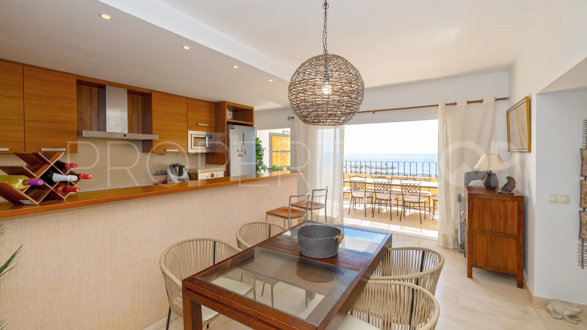 Apartamento en venta en Puerto de Cabopino de 4 dormitorios