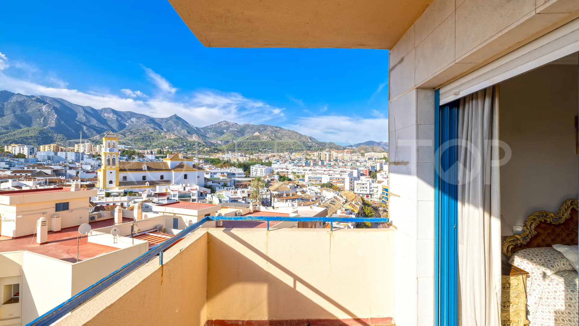 Apartment for sale in Marbella Centro with 3 bedrooms