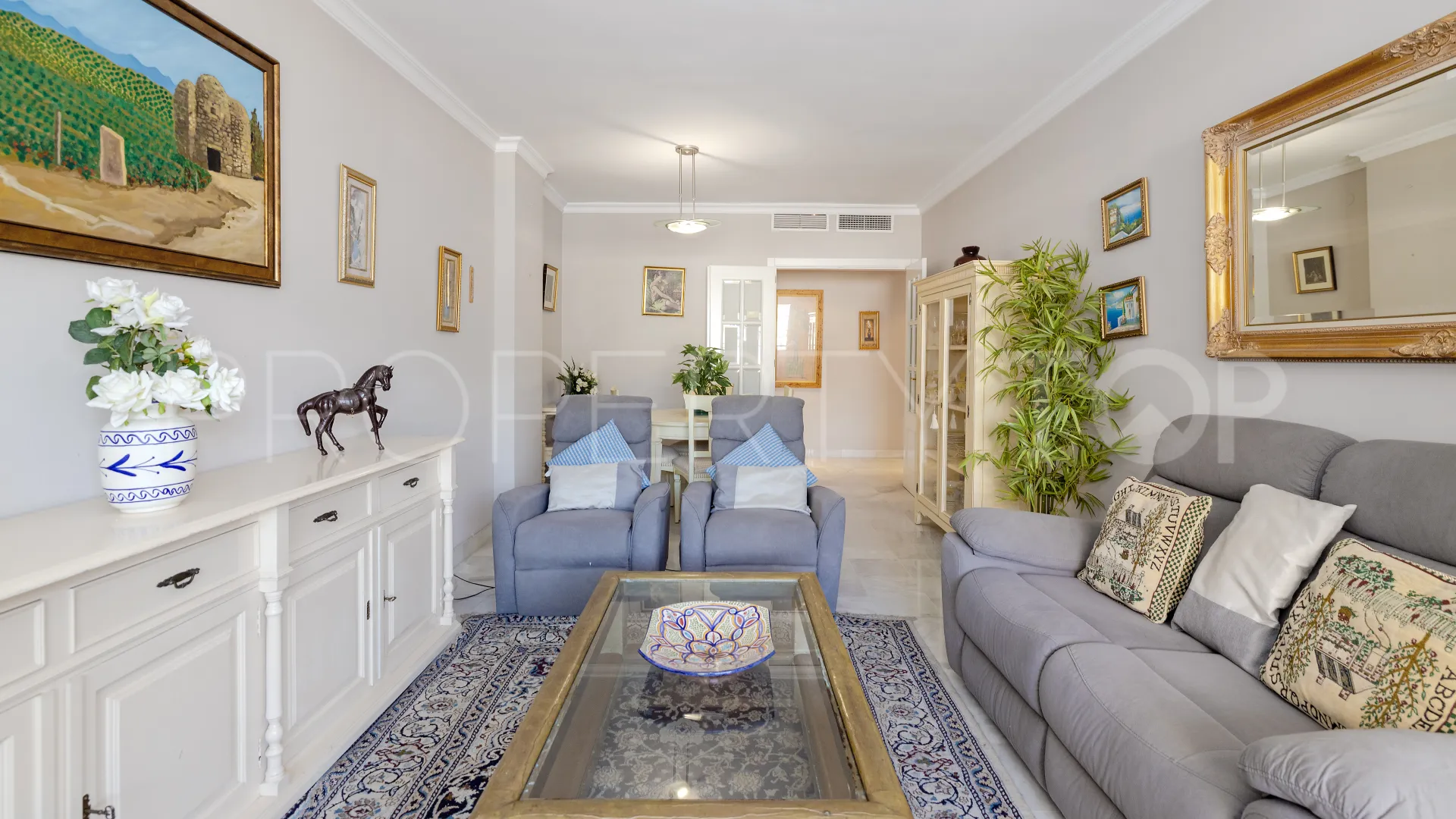 Apartment for sale in Marbella Centro with 3 bedrooms