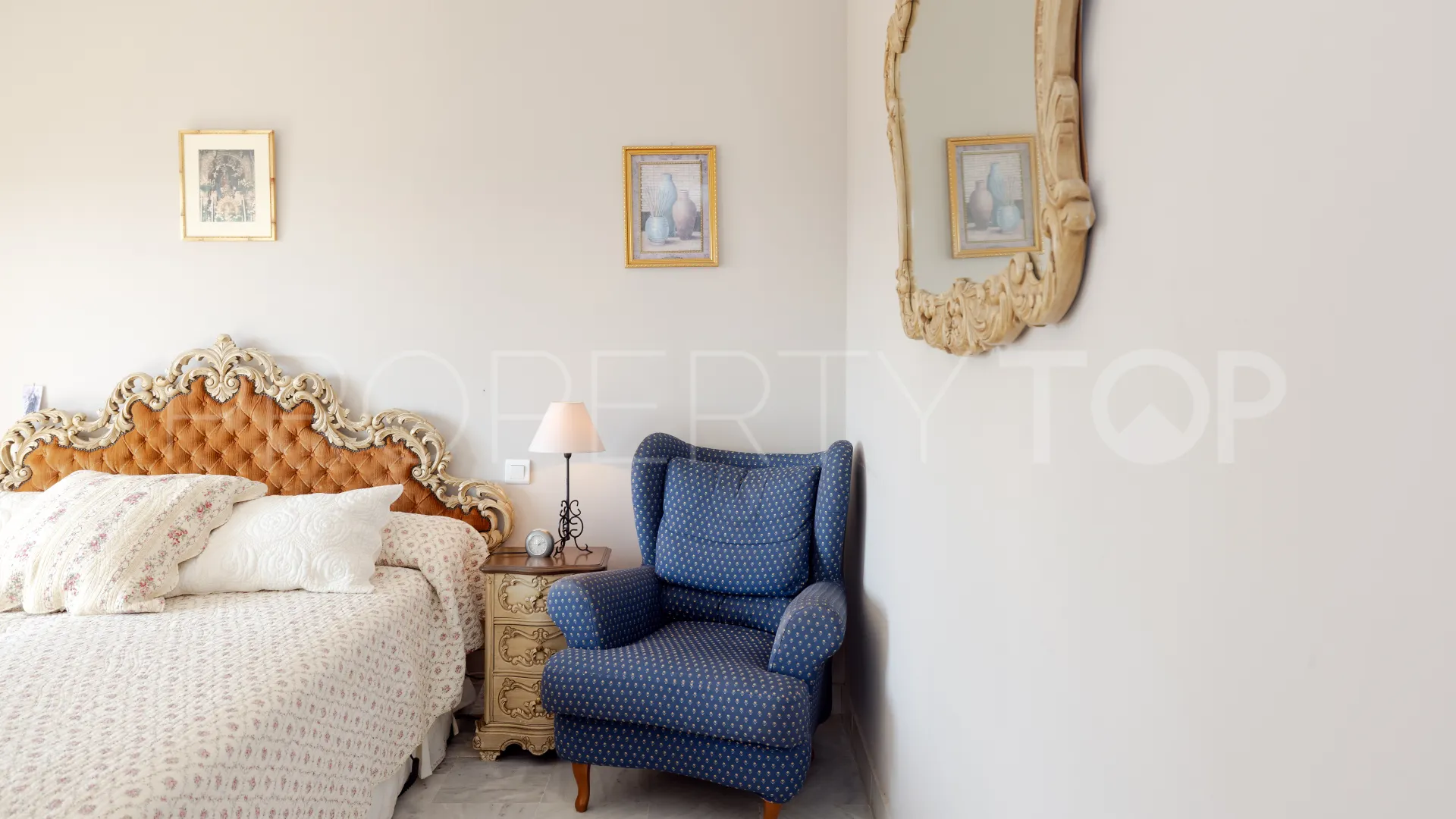 Apartment for sale in Marbella Centro with 3 bedrooms