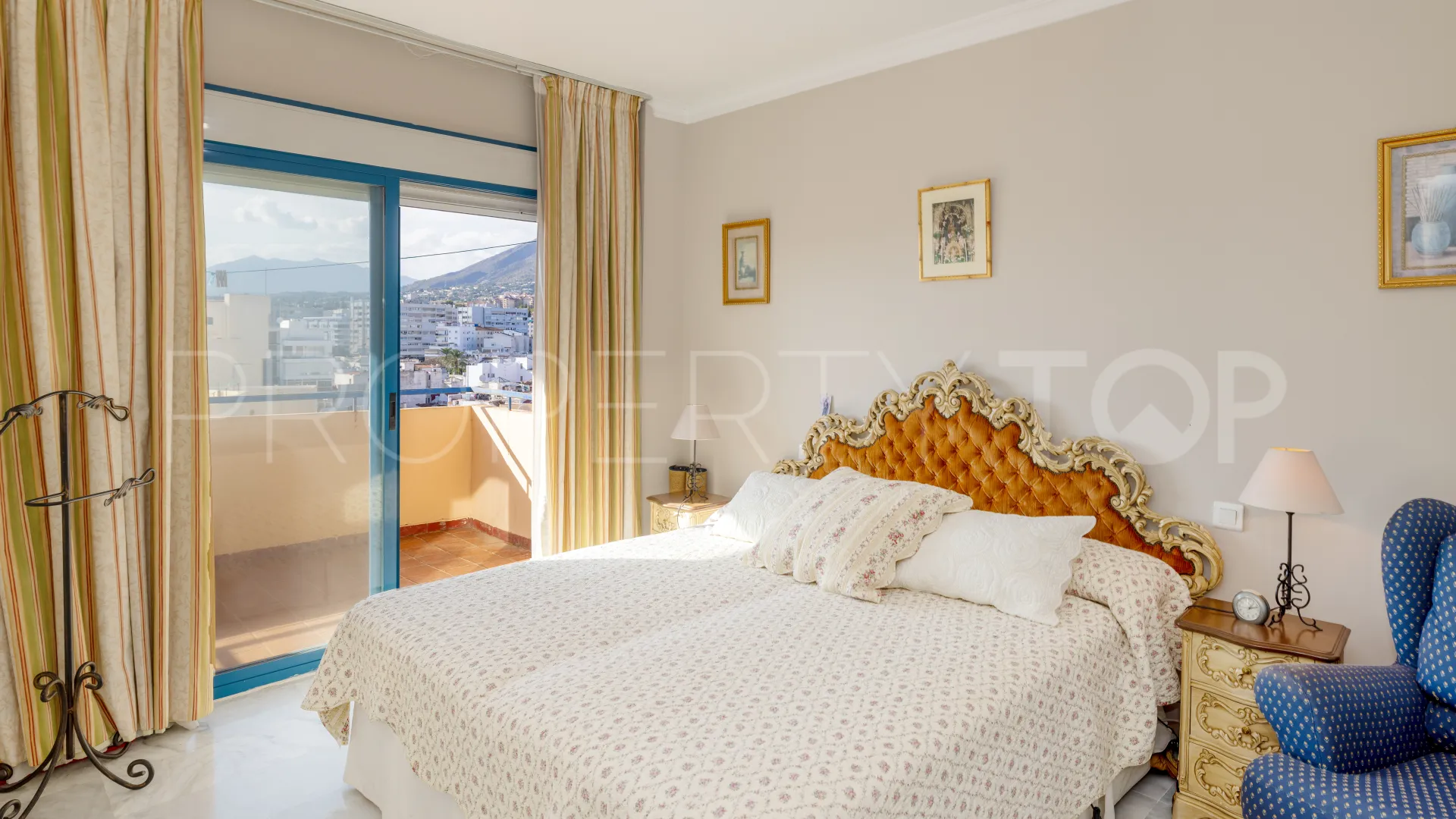 Apartment for sale in Marbella Centro with 3 bedrooms