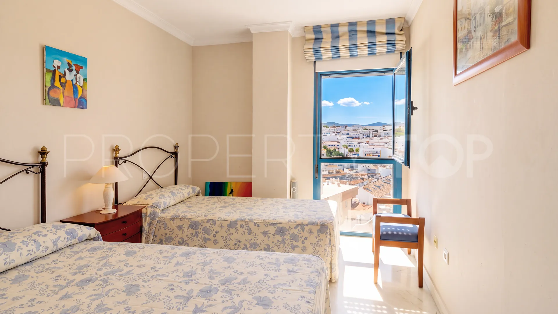 Apartment for sale in Marbella Centro with 3 bedrooms
