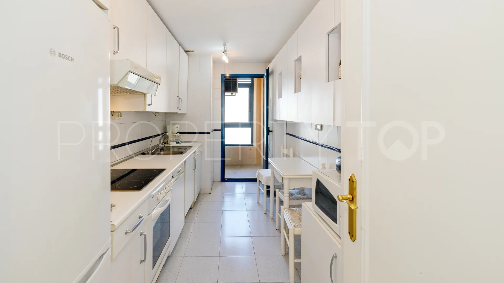 Apartment for sale in Marbella Centro with 3 bedrooms