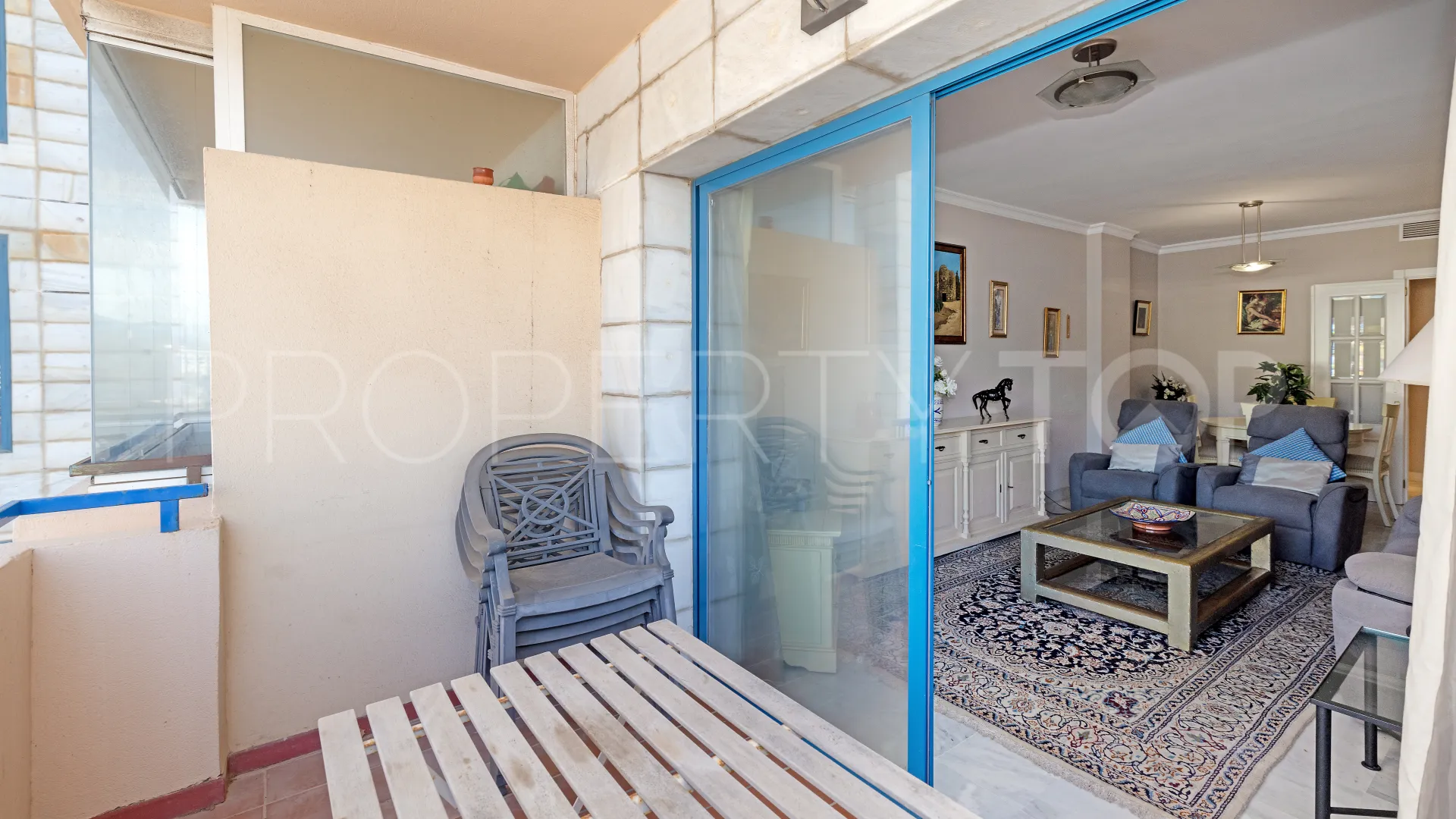 Apartment for sale in Marbella Centro with 3 bedrooms