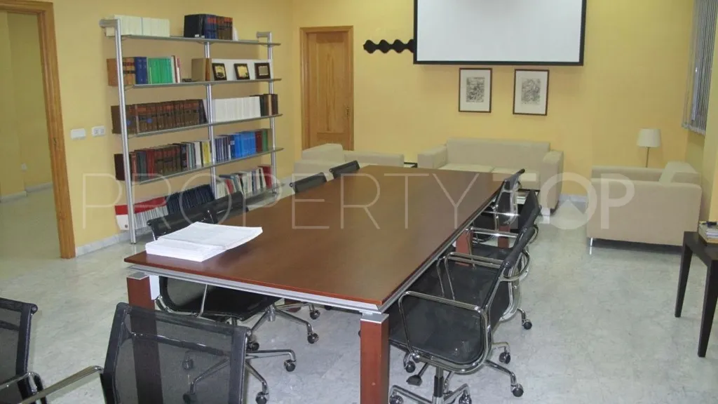 Estepona, local comercial en venta