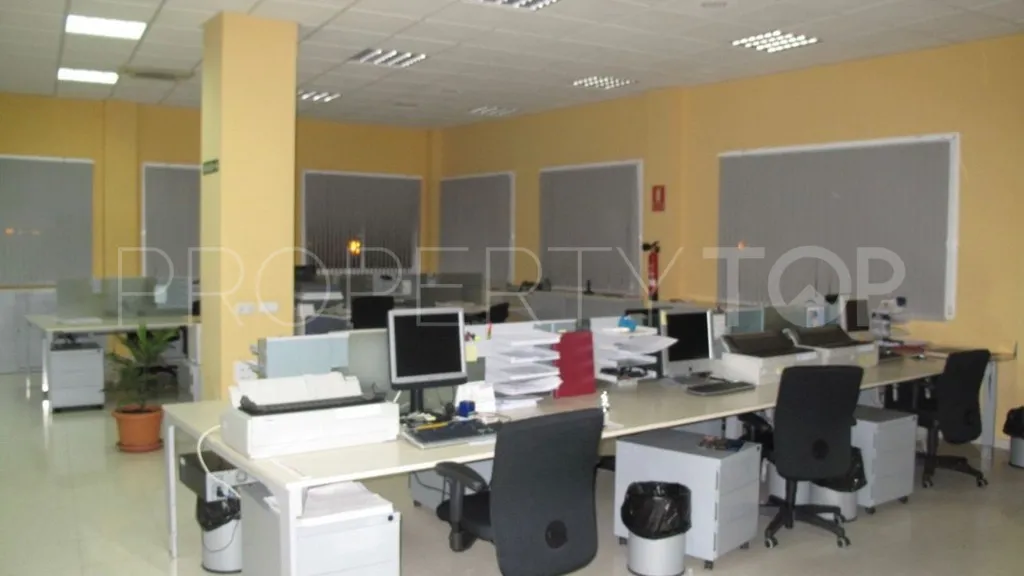 Estepona, local comercial en venta
