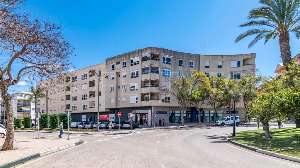 Estepona, local comercial en venta