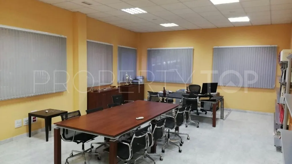Estepona, local comercial en venta