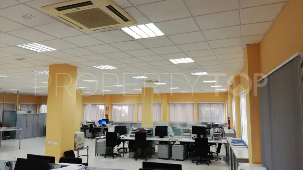 Estepona, local comercial en venta