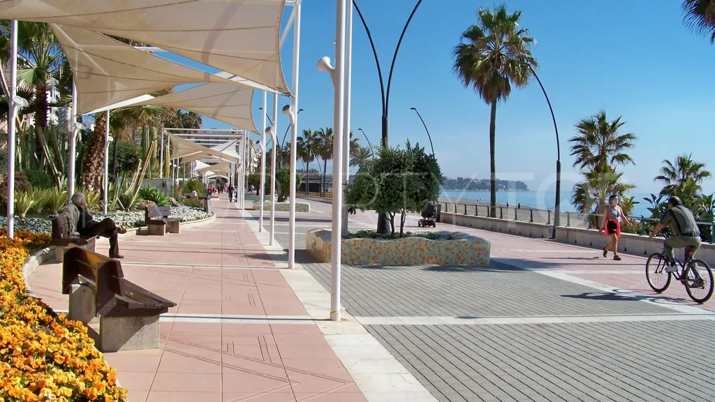 Estepona, local comercial en venta