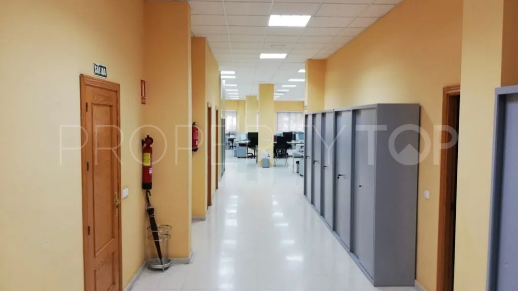 Estepona, local comercial en venta
