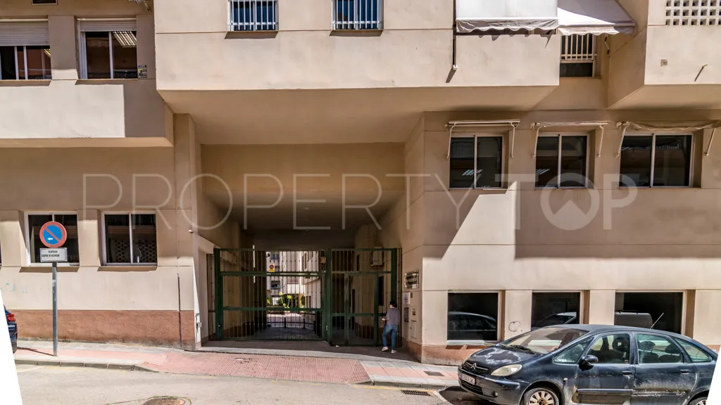 Estepona, local comercial en venta
