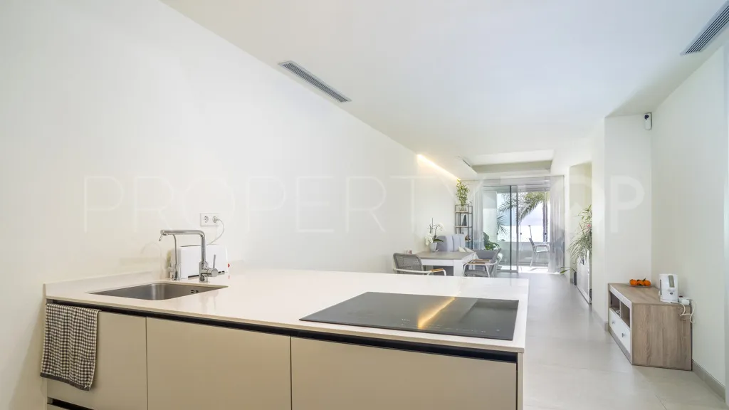 1 bedroom apartment in Estepona for sale