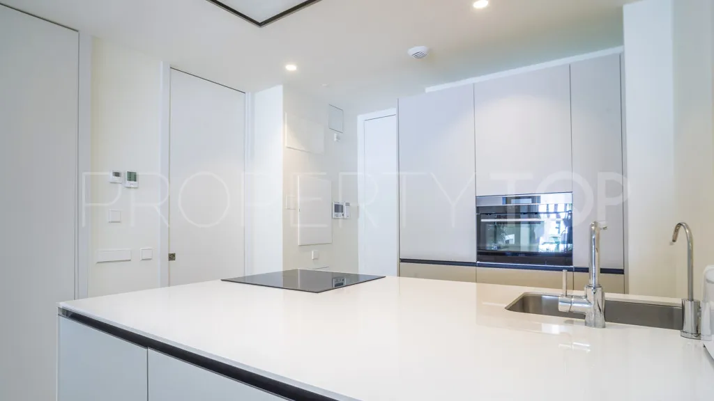 1 bedroom apartment in Estepona for sale