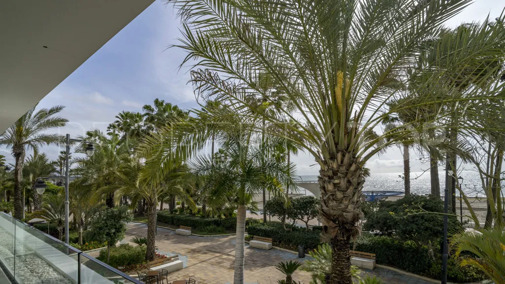 1 bedroom apartment in Estepona for sale