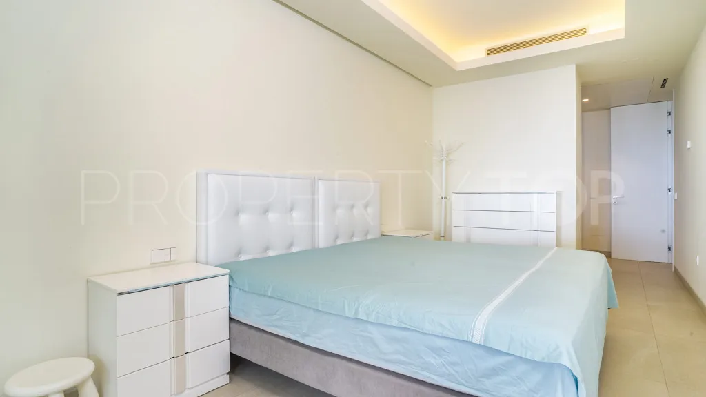 1 bedroom apartment in Estepona for sale