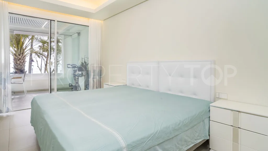 1 bedroom apartment in Estepona for sale