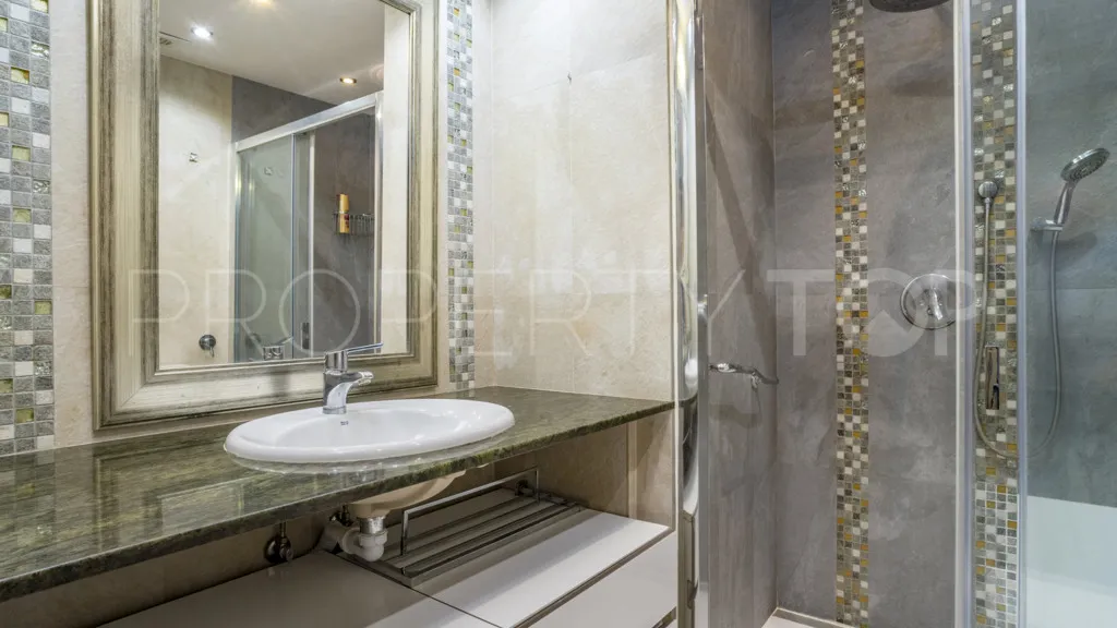Buy apartment with 2 bedrooms in Seghers