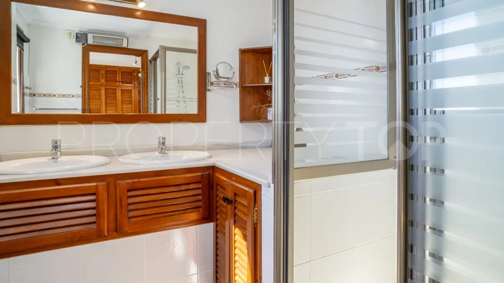 For sale chalet in Casares Playa