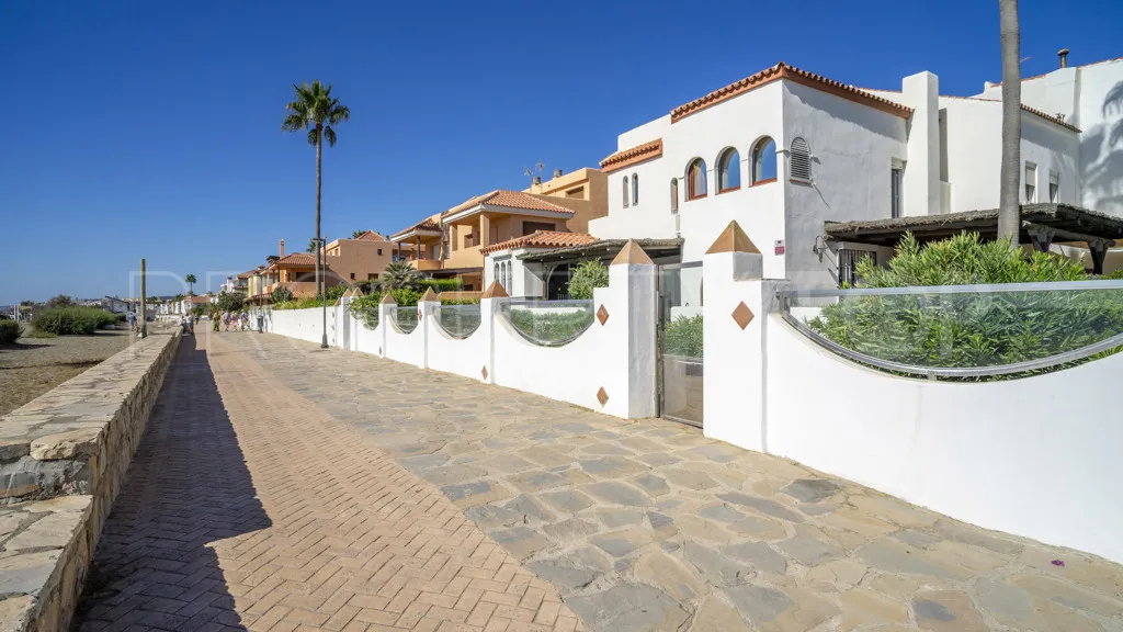 For sale chalet in Casares Playa