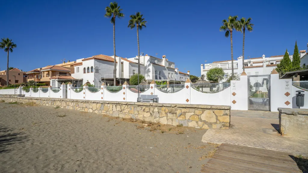 For sale chalet in Casares Playa