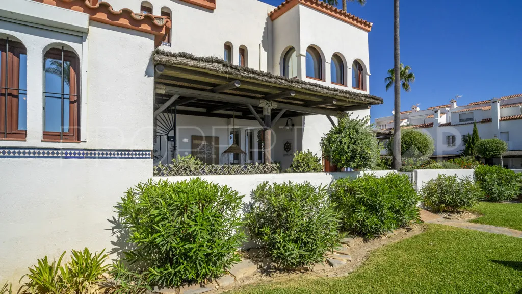 For sale chalet in Casares Playa