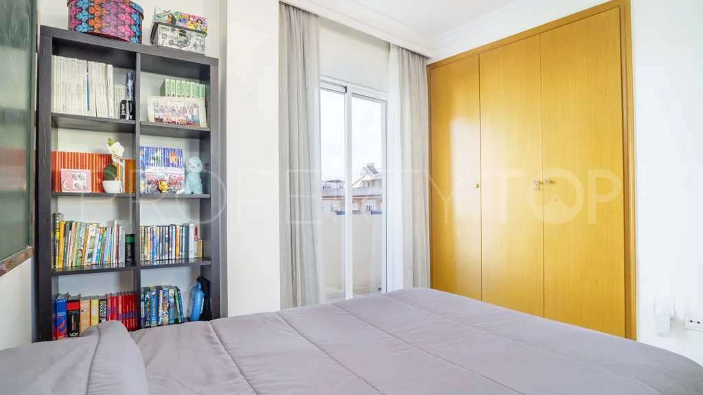 Estepona Puerto, apartamento en venta