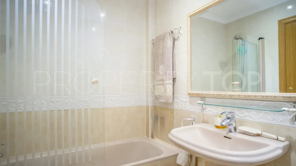 Estepona Puerto, apartamento en venta